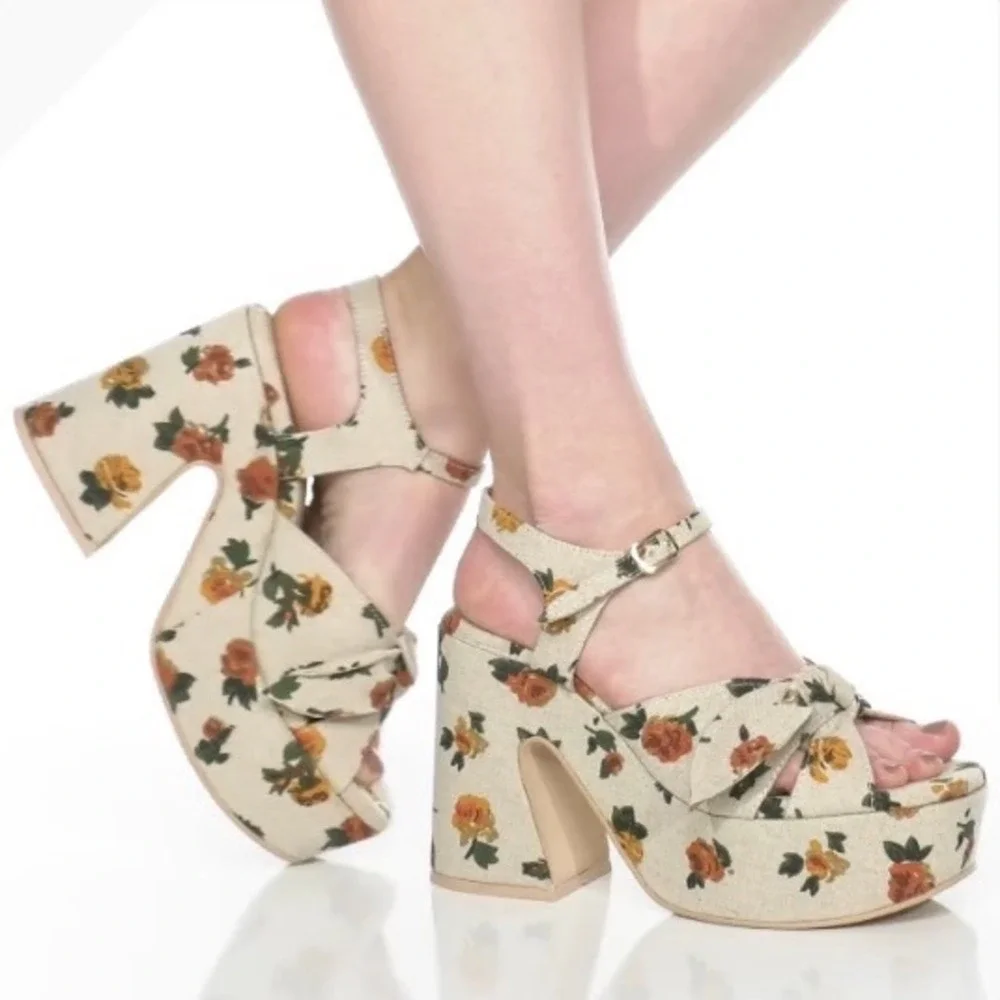 Seychelles Floral Fabric Platform Block Heel Sandals Cream Multi Size 10